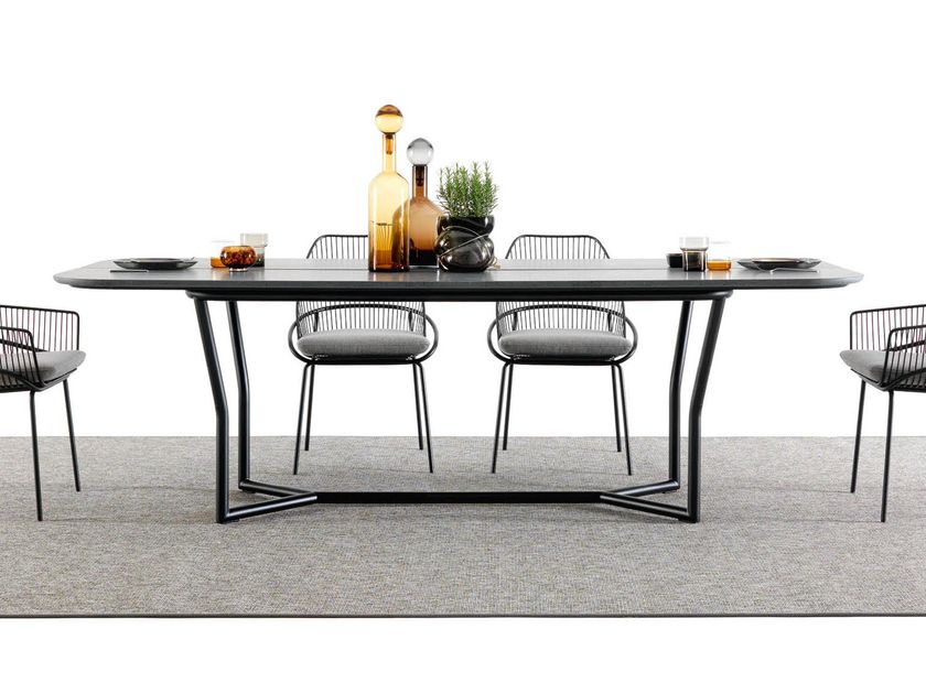 BertO
CJ
Stainless steel garden table with Lava Stone top