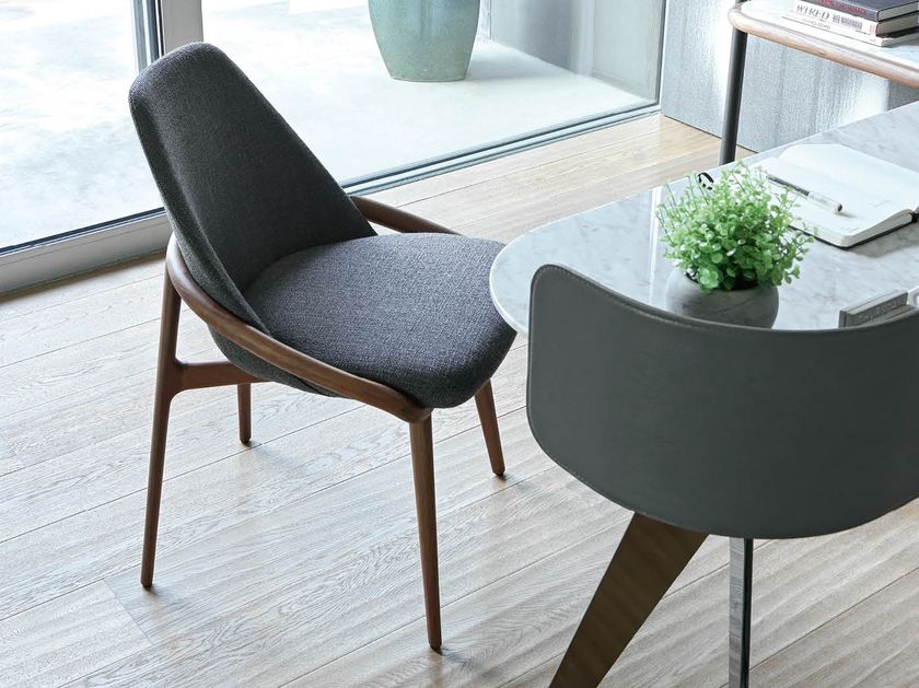BertO
JACKIE
Upholstered fabric chair with canaletto walnut frame