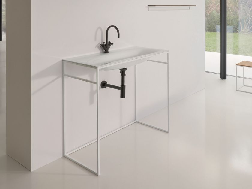 Bette
BETTELUX SHAPE
Rectangular single enamelled steel washbasin