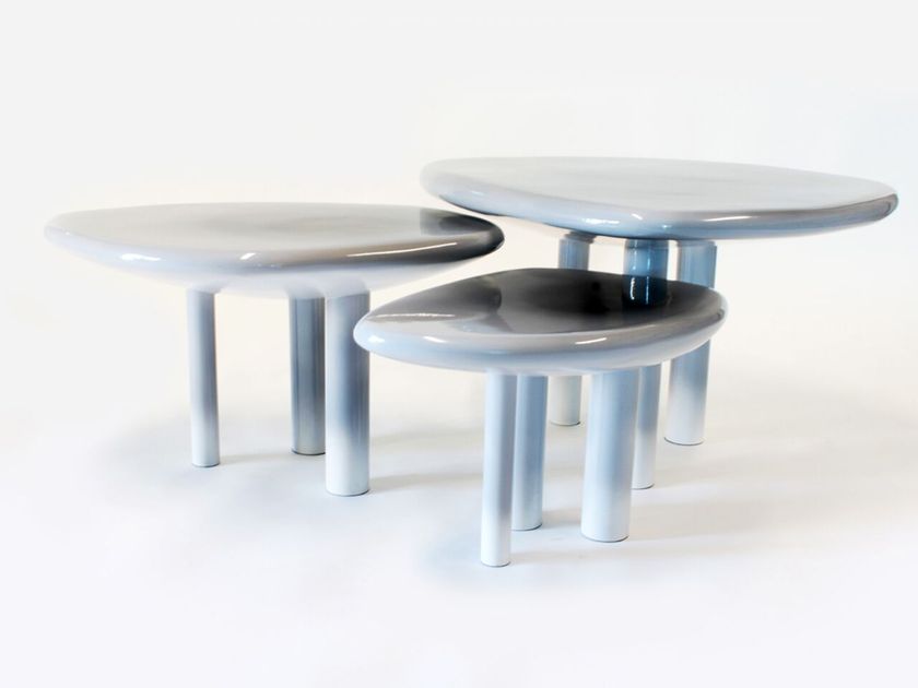 Binome
TOBI-ISHI
Low resin coffee table set
