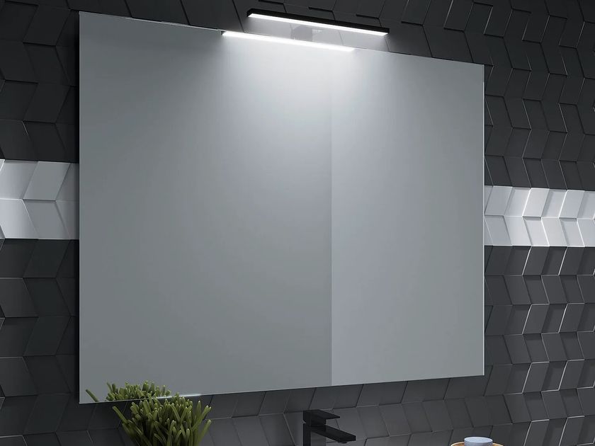 BISELARTE
STRIPE
Wall-mounted rectangular bathroom mirror with integrated lighting