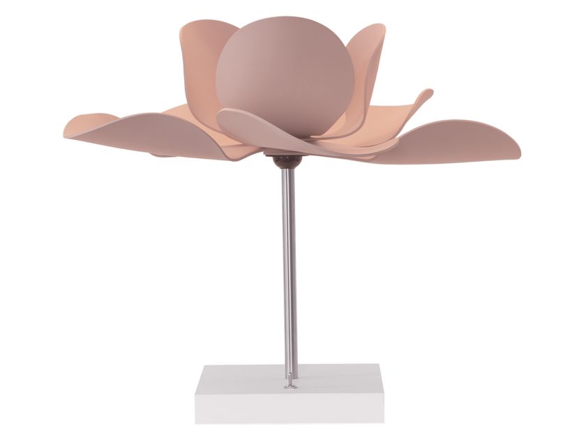 Bloomboom
BLOOM
Handmade PVC table lamp