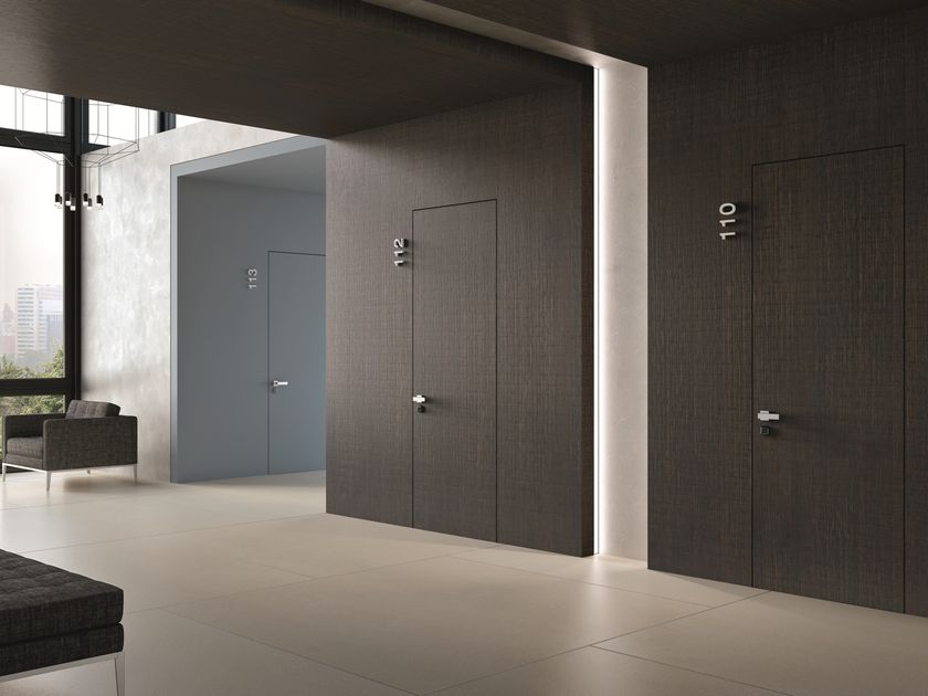 BLUINTERNI
B-LINE REI
Hinged flush-fitting door