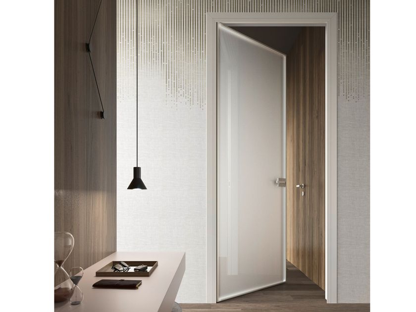 BLUINTERNI
QUADRO-FRAME
Hinged glass door