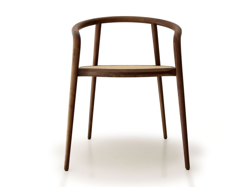 Branca Lisboa
ARANHA
Walnut chair with armrests