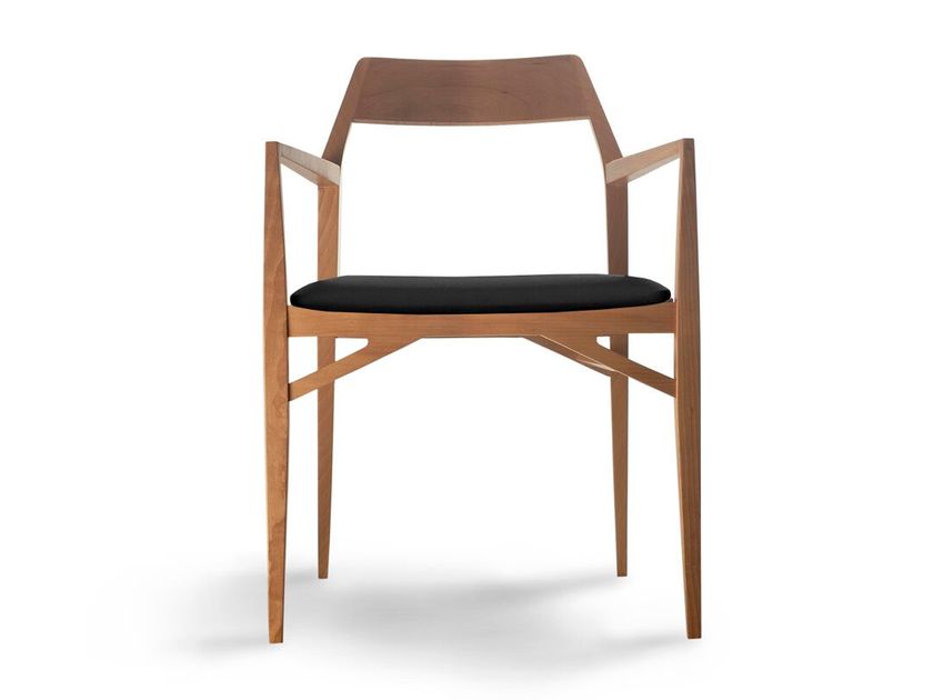 Branca Lisboa
AYA
Beech chair with armrests