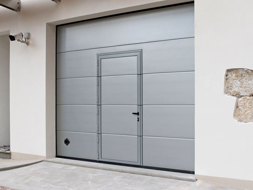 Breda
BREDA Garage door
Garage door with pedestrian door