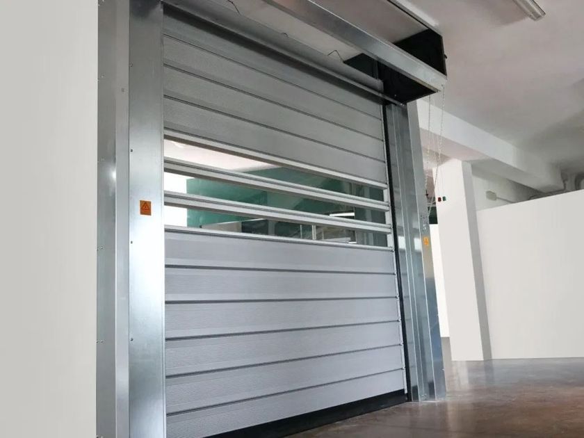 Breda
THUNDER
Vertical insulated sliding door