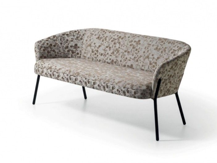 BROSS
WAM
Fabric small sofa