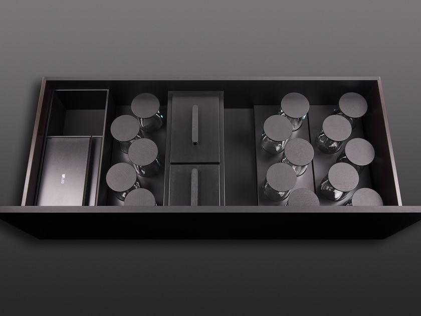 BT45
BT45 ORGANIZATION EXPERIENCE
Divider for wooden drawers with spice containers