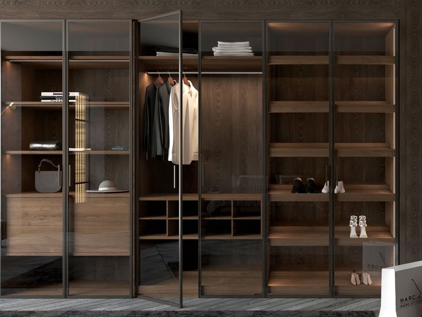 BT45
TREND
Custom wood and glass wardrobe
