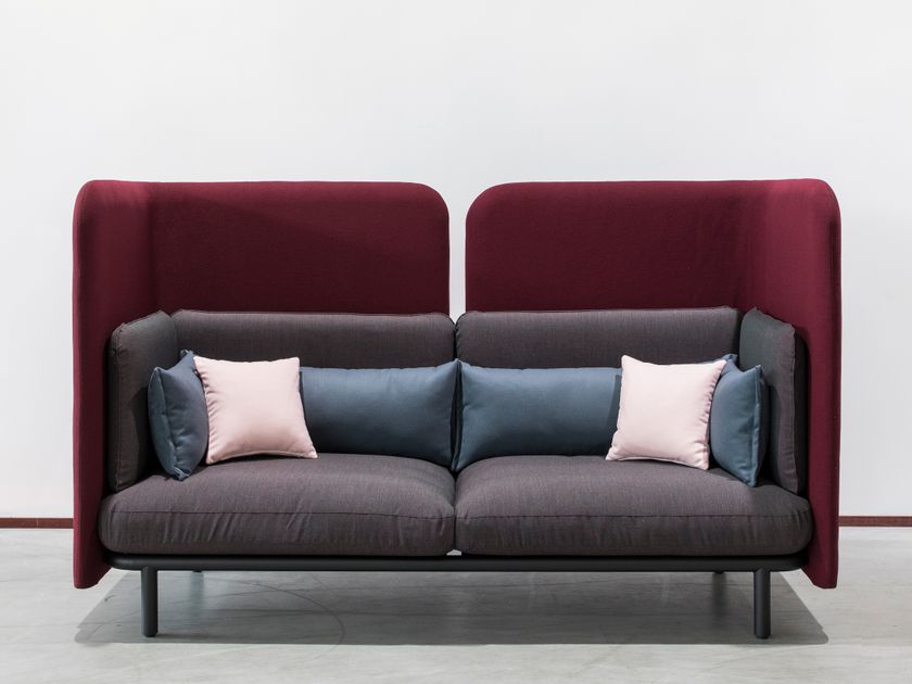 BuzziSpace
BUZZISPARK
2 seater high-back fabric sofa