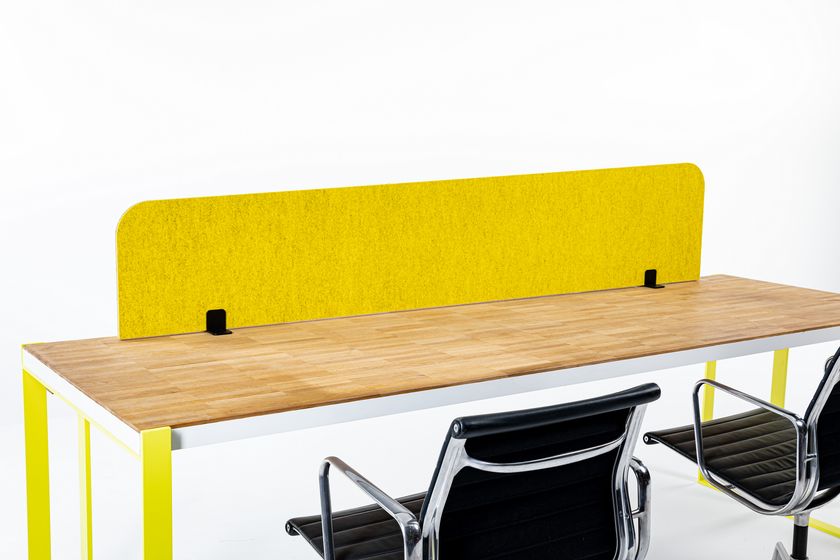 BuzziSpace
BuzziTripl Desk
Sound absorbing mobile recycled PET desktop partition