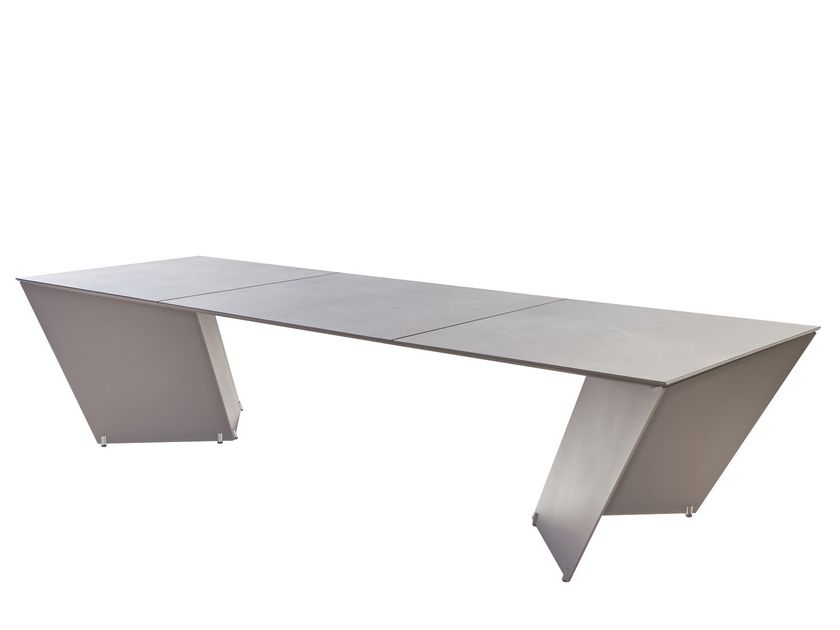 Calma
ANGLE
Big size rectangular garden table