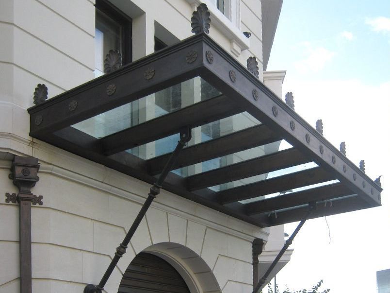 Capoferri Serramenti
Pensilina in vetro
Sliding panel shutter