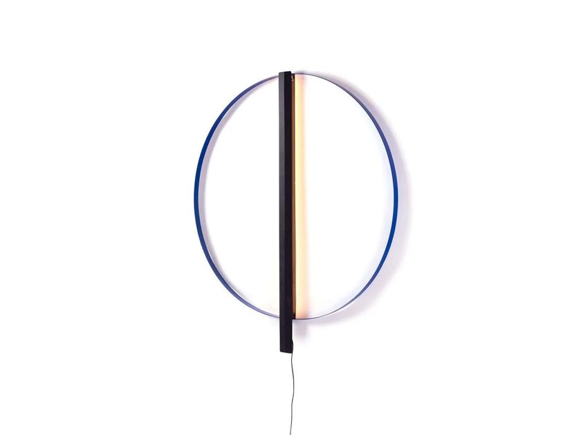 Cappellini
LAMPADA DA APPARTAMENTO
Painted metal wall lamp