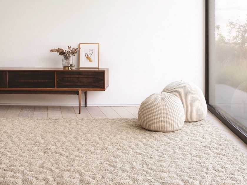 Casalis
EARTH
Solid-color custom rug