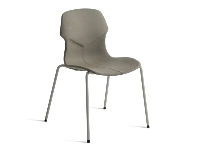 Casamania & Horm
STEREO IMPILABILE IMBOTTITA FRONTE/RETRO
Stackable chair fully upholstered in fabric or leather