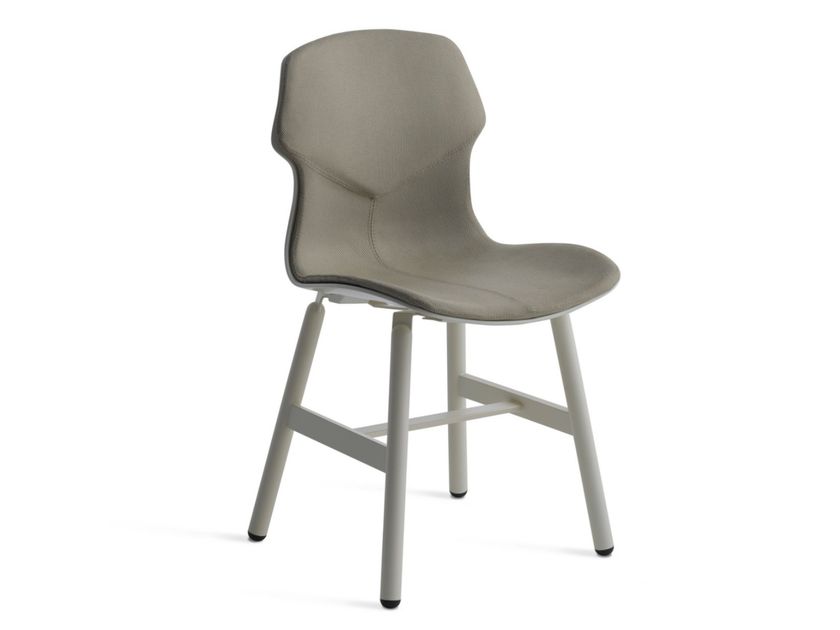 Casamania & Horm
STEREO METAL IMBOTTITA FRONTALMENTE
Chair upholstered on the front in fabric or leather with metal legs