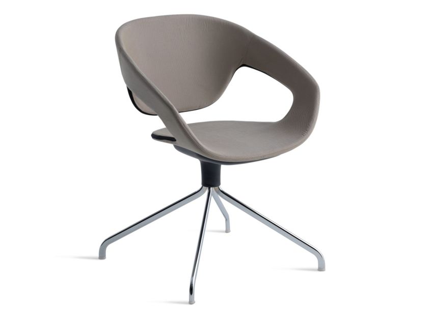 Casamania & Horm
VAD GIREVOLE IMBOTTITA
Swivel upholstered trestle-based chair