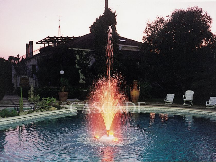 CASCADE
MONOGETTO
Floating stainless steel fountain