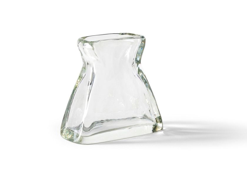 Cassina
VASE À FLEURS ÉCHANCRÉ
Blown glass vase