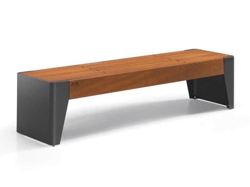 City Design
FÒLA
Backless steel and wood Bench