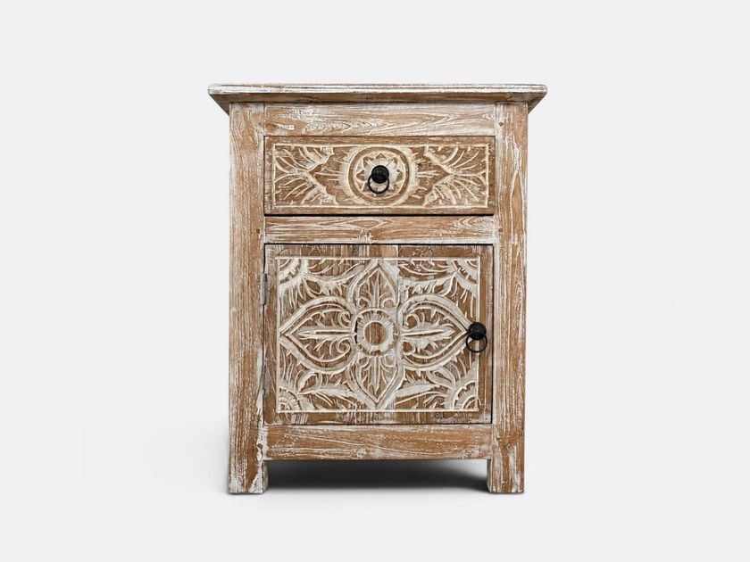 Cokoha
BUMI
Square Suar wood bedside table