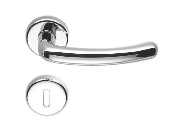 Colombo Design
STAR CD 01 R-RY
Brass door handle on rose with lock