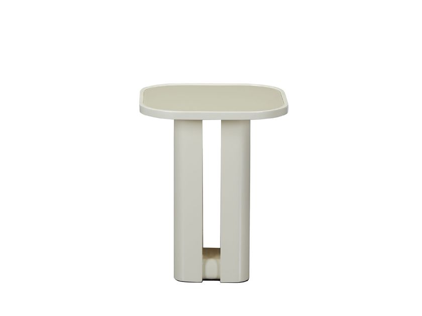 Commune
HOTEL PARADISO
Square resin side table