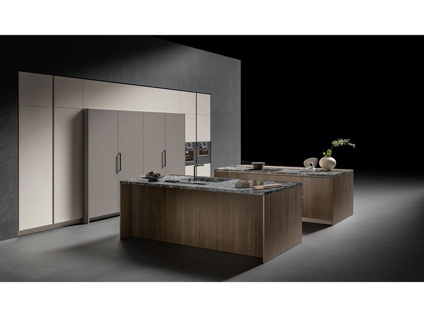 Comprex
CX 13 COMP. 1
Fitted kitchen with island