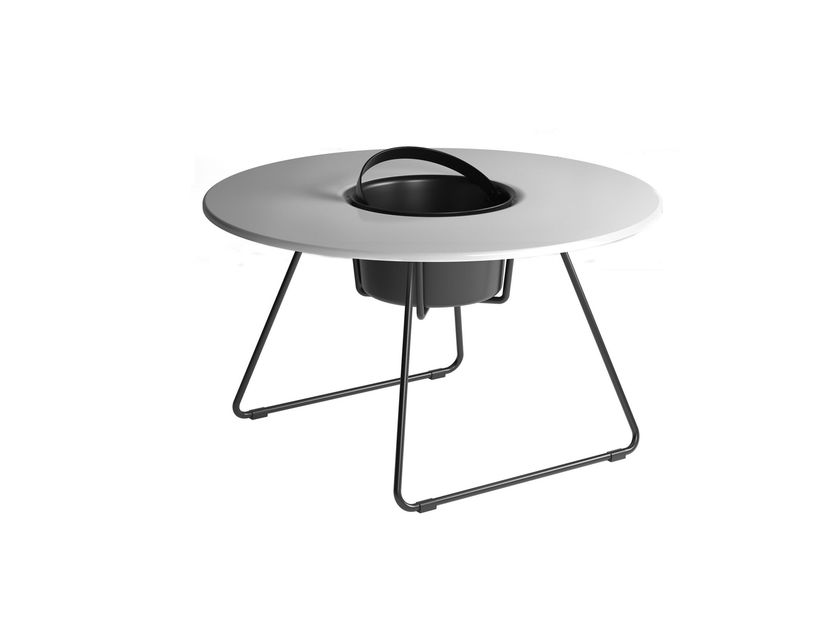 COOLS Collection
N'ICE TABLE
Round steel garden side table