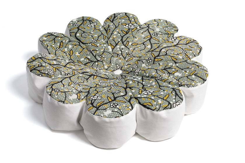 COZIP
BEAUTY FLOWER
Floating outdoor fabric cushion