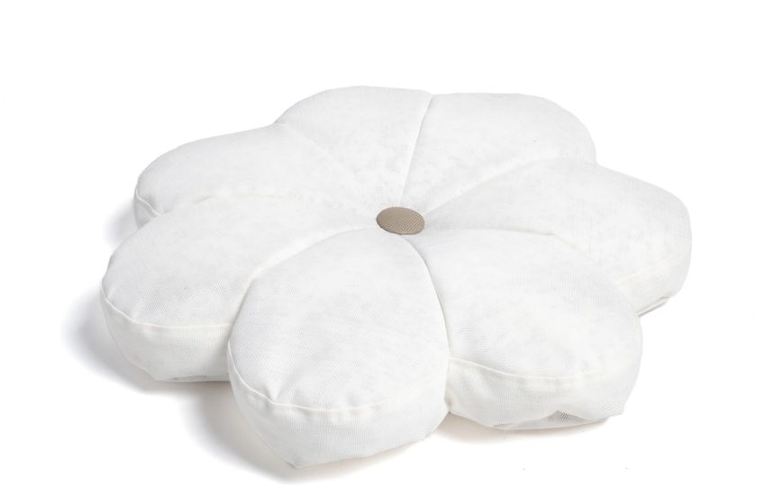 COZIP
PETIT DAISY
Floating outdoor fabric cushion