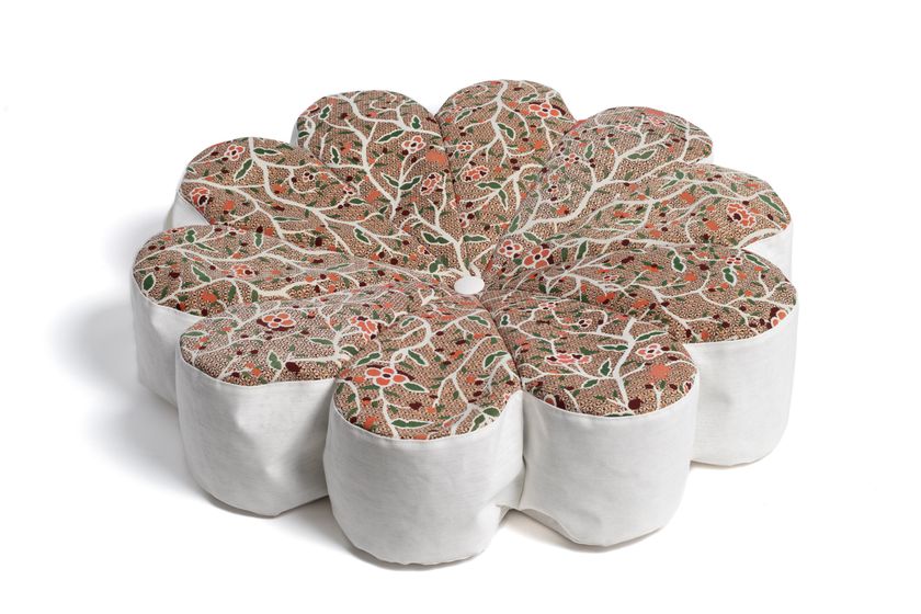 COZIP
PINKY FLOWER
Floating outdoor fabric cushion