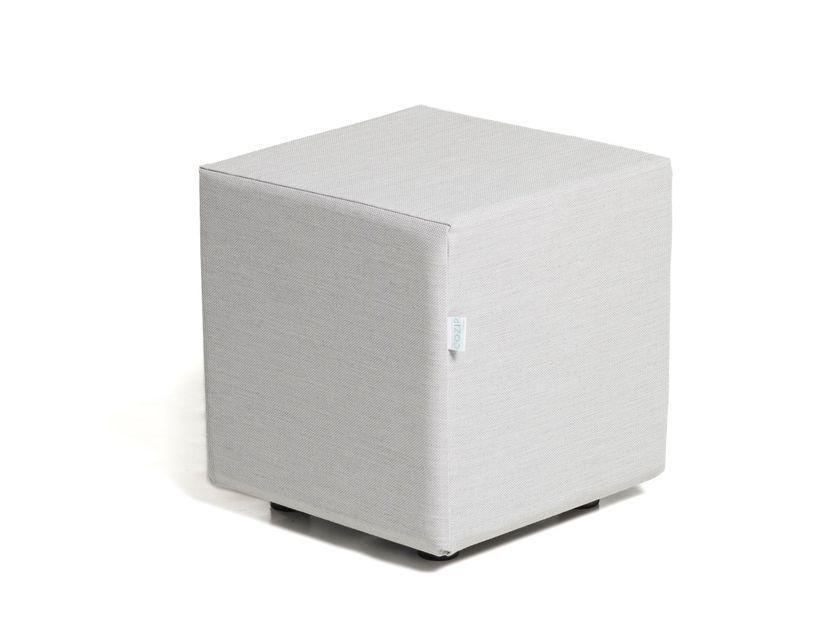 COZIP
SERENA
Square Batyline® garden pouf