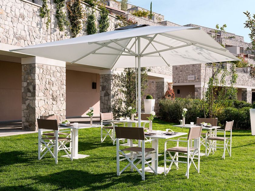 Crema Outdoor
MINOSSE
Aluminium and acrylic garden umbrella with telescopic system