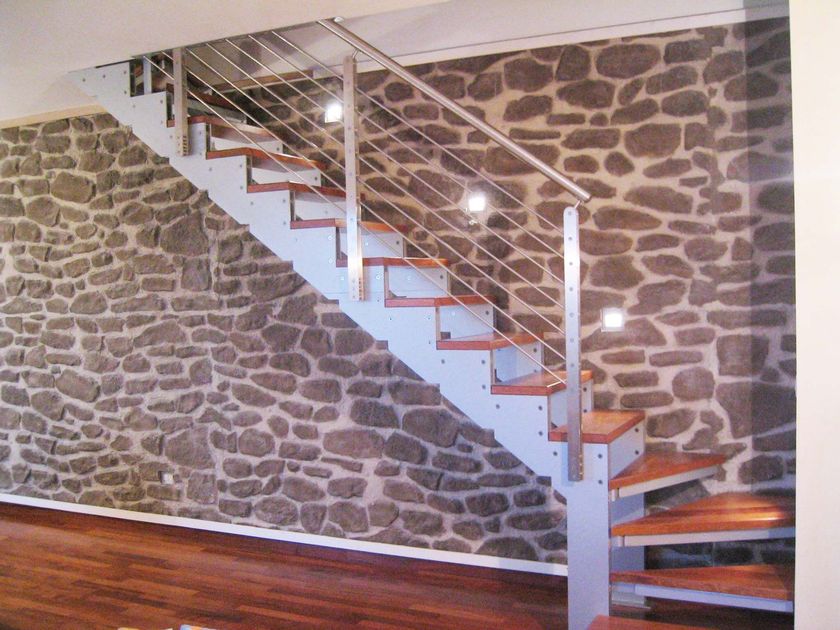 Crestani 2000
CONTRASTO
Stainless steel and wood Open staircase