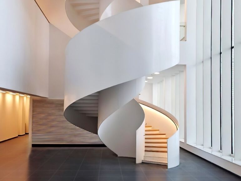 Crestani 2000
FUTURA
Steel and wood Spiral staircase