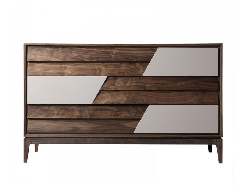 Dale Italia
COLORE M-140
Solid wood chest of drawers