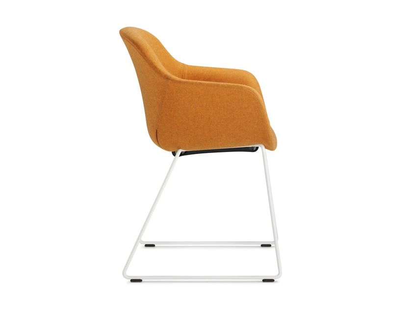 Dauphin
FIORE CLUB
Sled base fabric chair with armrests