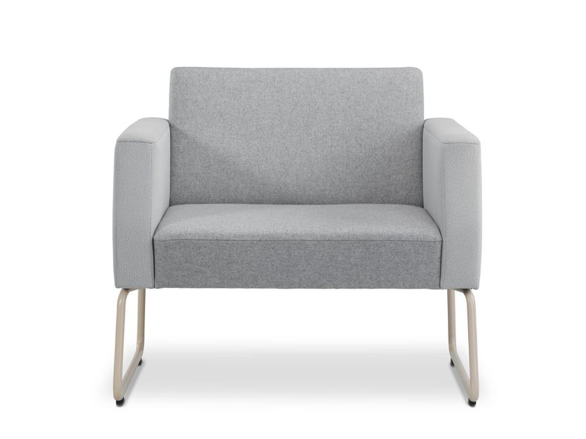 Dauphin
REEFS FLEX
Sled base fabric armchair with armrests