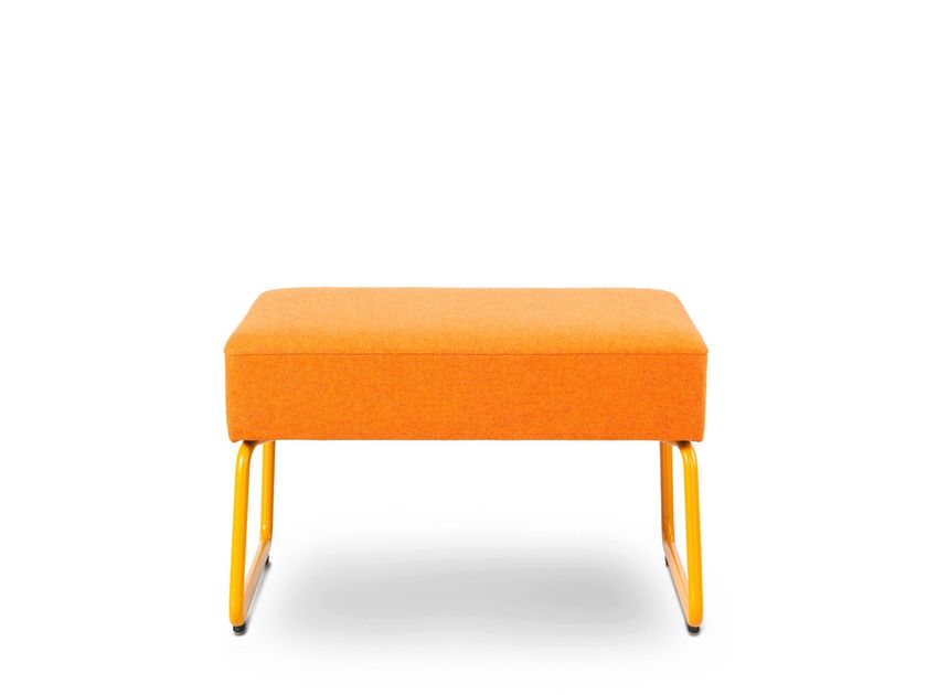 Dauphin
REEFS FLEX
Sled base upholstered fabric stool
