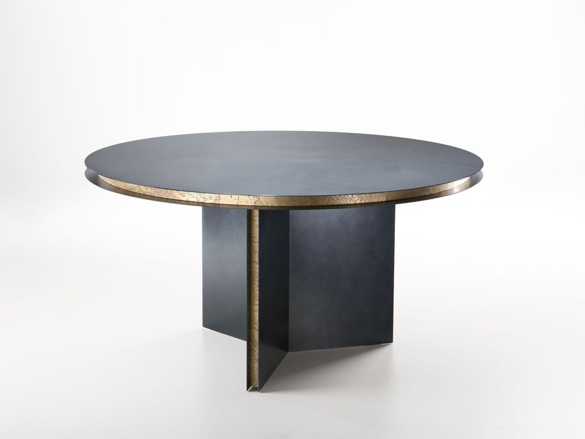 DE CASTELLI
FOLIO
Round brass table