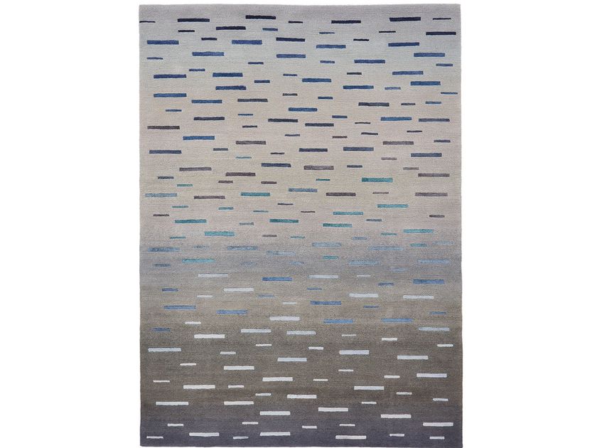 Deirdre Dyson
SEAMIST
Hand knotted graded wool and silk rug