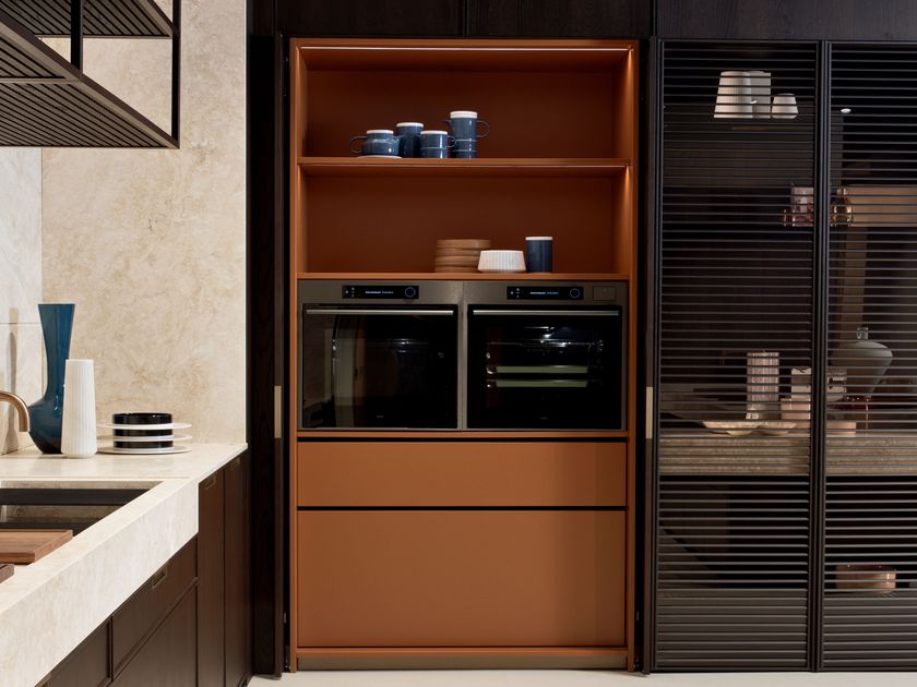 DelTongo
RETRACTABLE SYSTEM
Multifunctional equipped cabinet with retractable doors