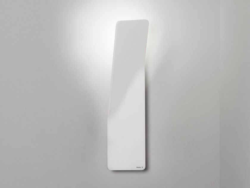 Dexter Lighting
BENT WALL
LED aluminium outdoor wall lamp
