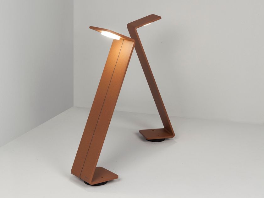 Dexter Lighting
BENT ZZZ
LED aluminium bollard light