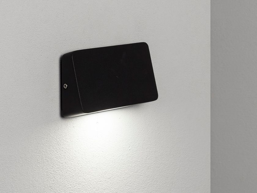 Dexter Lighting
EDDY
Outdoor LED wall-mounted steplight