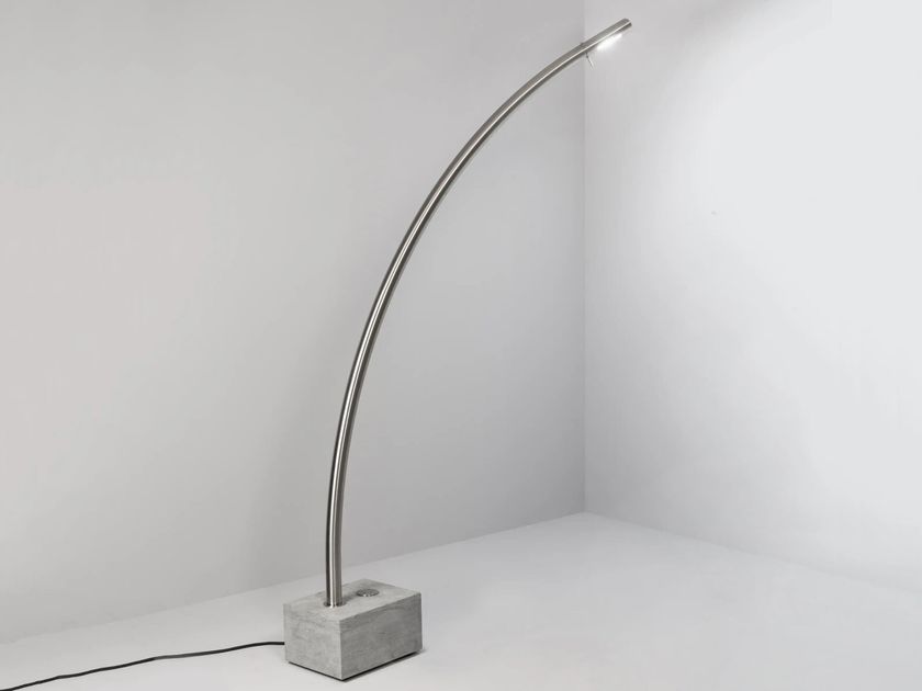 Dexter Lighting
MOONLIGHT
LED floor lamp